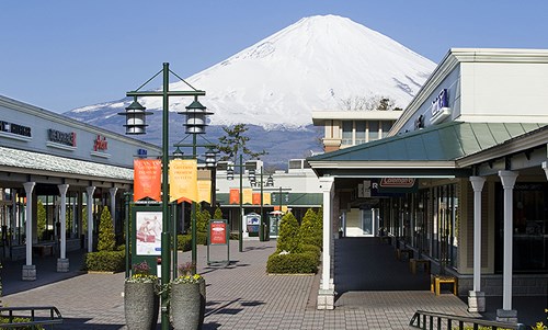 gotemba-premium-outlets-mount-fuji